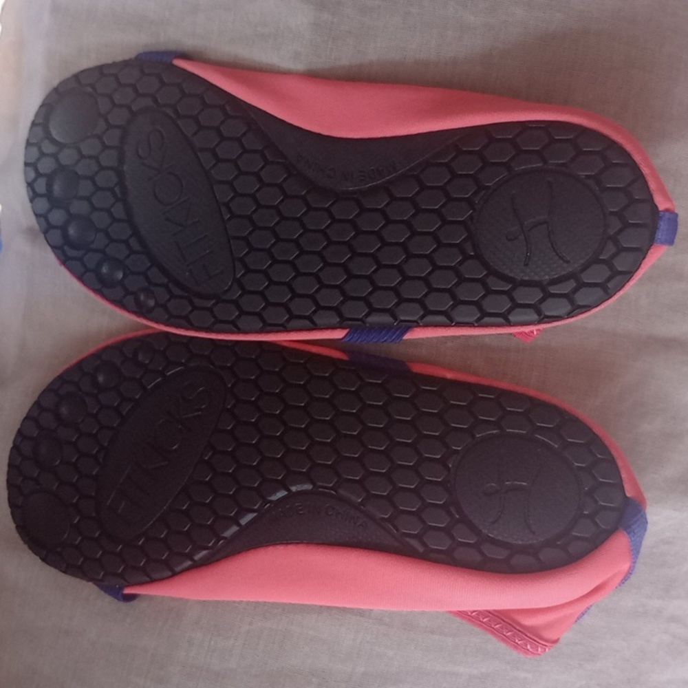 Shoes - Picture 4 of 4